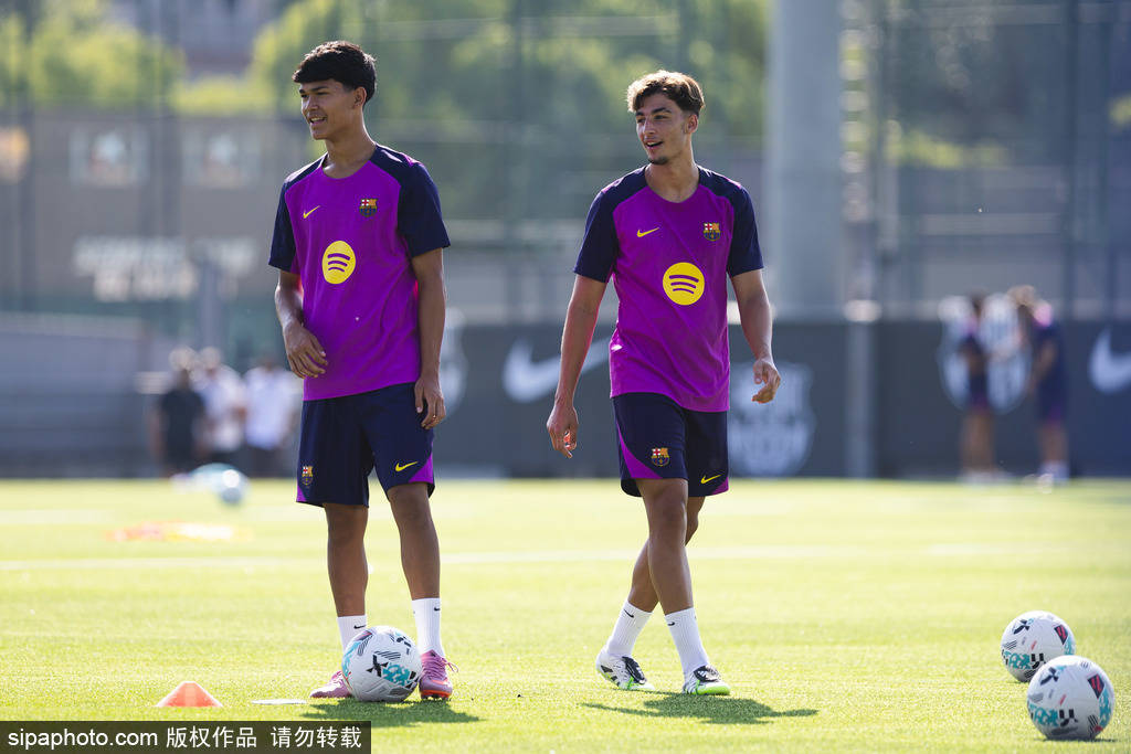 西甲历史性一战：比利亚雷亚尔与巴萨或将在迈阿密对决，背后的战略与意义